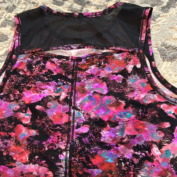 LULULEMON Sculpt Tank
Fluoro Floral Multi / Black - Picture 10 of 11